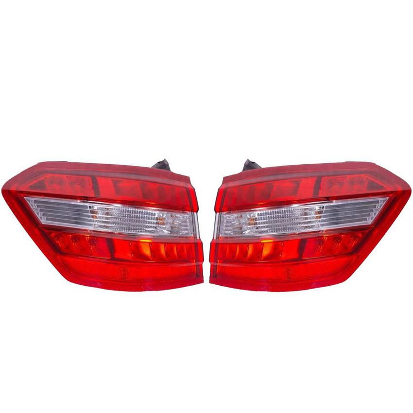 Mercedes Tail Light Set - Rear Outer (LED) - Valeo 4013030KIT